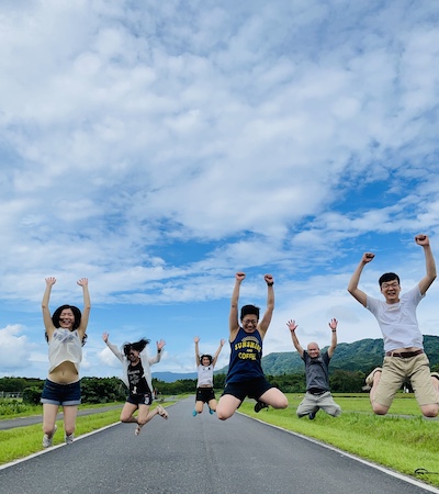 Wen having fun with family in the wild celebrating the time together